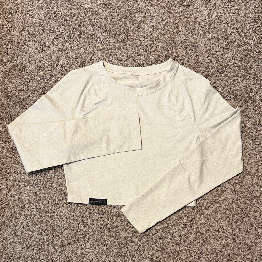Alphalete Cream Long Sleeve Cropped Tee